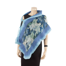 Load image into Gallery viewer, Linked leaves scarf #140-50
