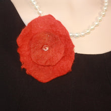Load image into Gallery viewer, Wet felted flower brooch
